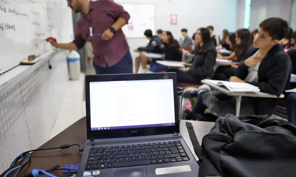 Fies: pré-selecionados têm até terça para complementar informações