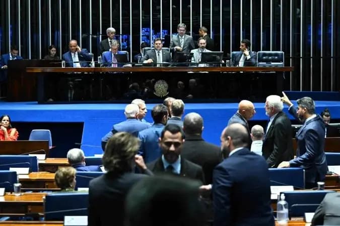 Mandato de 5 anos e fim da escala 6x1 entram na pauta do Senado