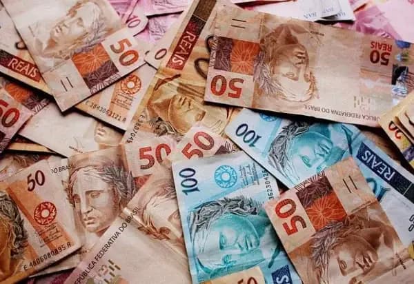 Governo Federal propõe salário mínimo de R$ 1.717 para o próximo ano