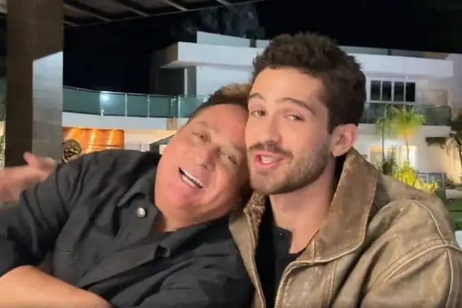 Leonardo reage a pergunta sobre nudez feita por João Guilherme