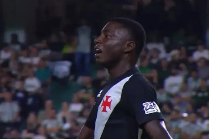 Marino pede passagem e pode ganhar chance em jogo decisivo do Vasco