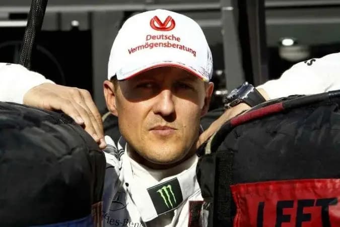 Schumacher apresenta avanços e já utiliza cadeira de rodas, diz jornal inglês