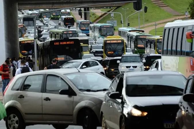 Renovação automática da CNH aguarda sanção do presidente Lula