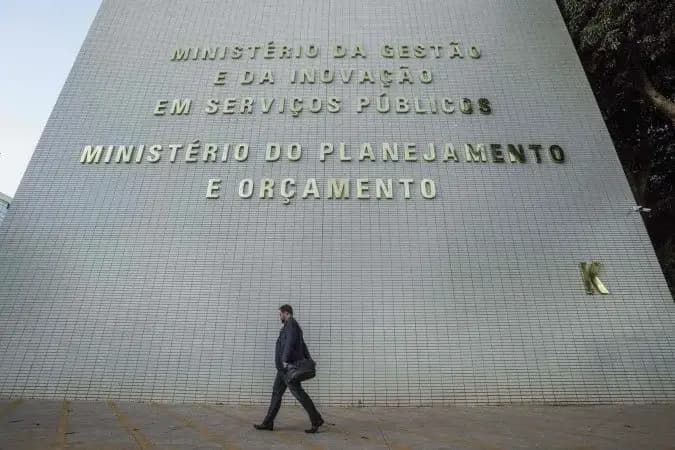 Governo publica nomeação de 416 aprovados no primeiro CNU