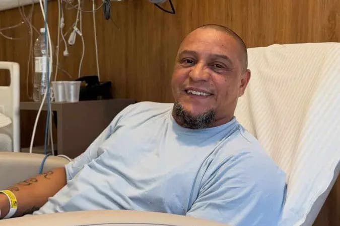 Roberto Carlos tem 'evolução satisfatória' após cirurgia, diz hospital
