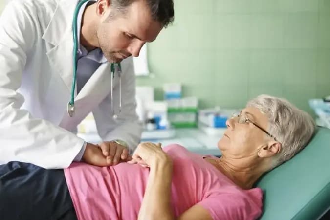 SUS passa a oferecer teste para câncer de intestino antes dos sintomas