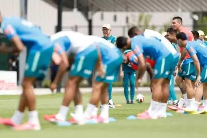 Brasil define time e ajusta jogadas ensaiadas antes da estreia