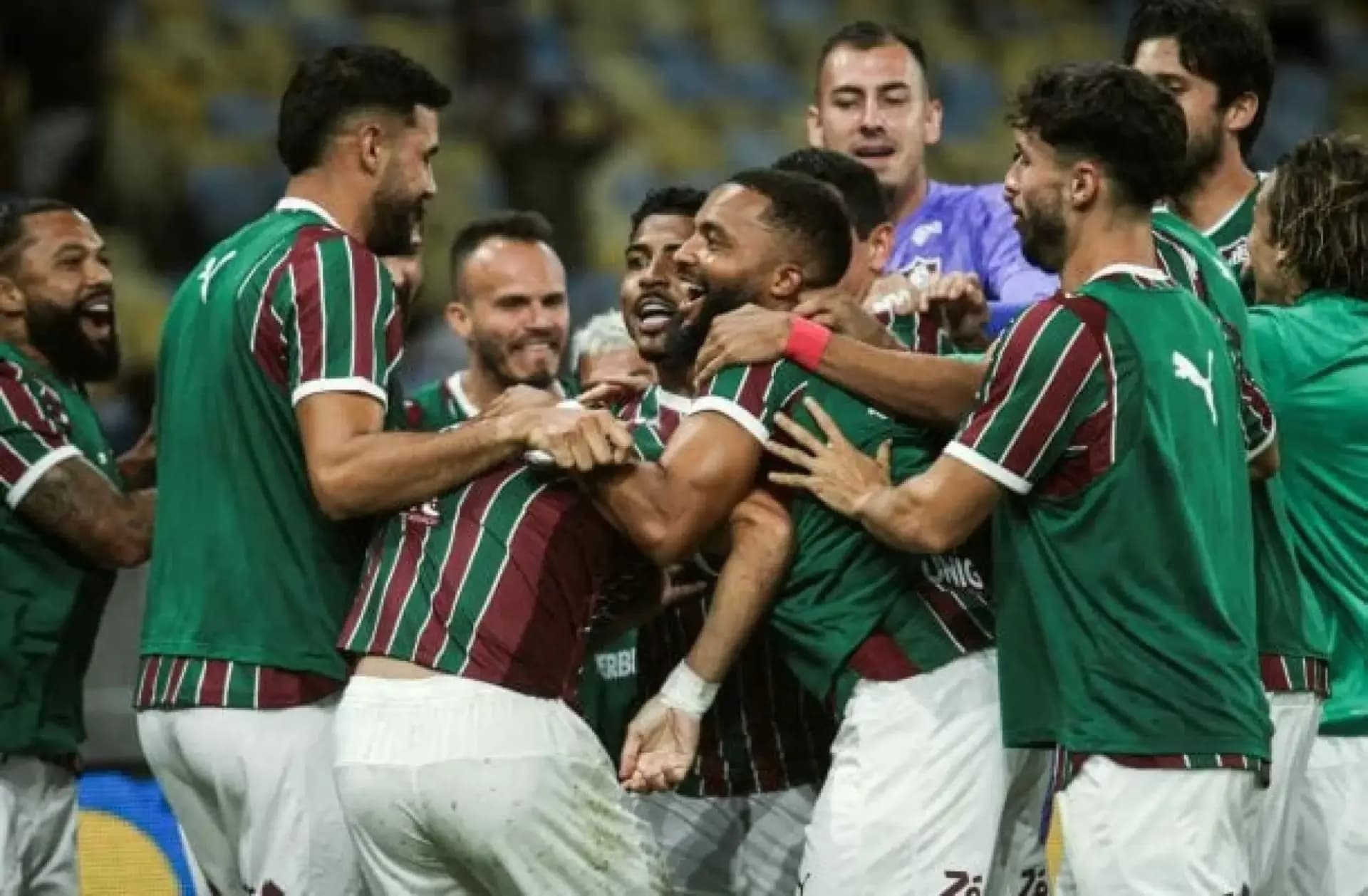 Fluminense vence o Flamengo e dispara no Grupo A