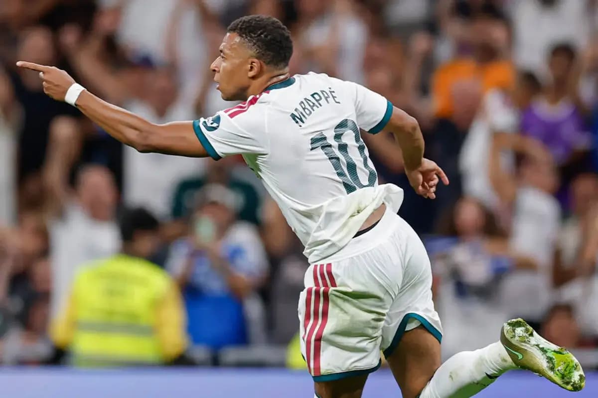 Mbappé e Vini Jr marcam, e Real Madrid goleia no Espanhol