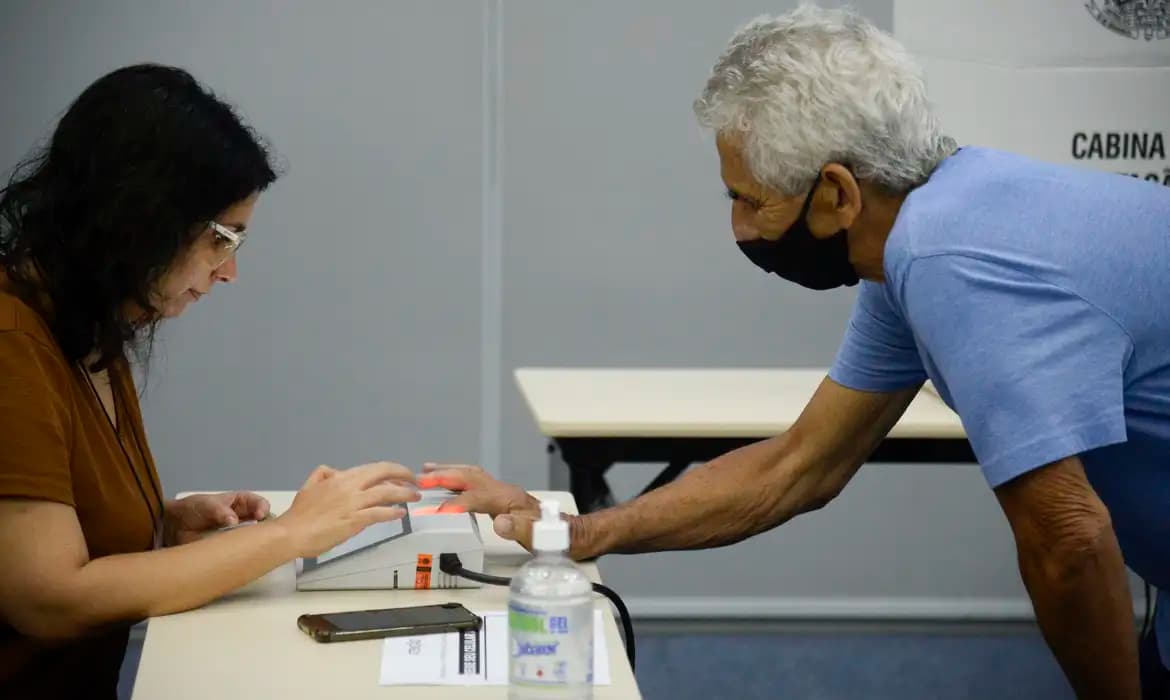 Saiba os direitos de idosos e pessoas com deficiência para votar