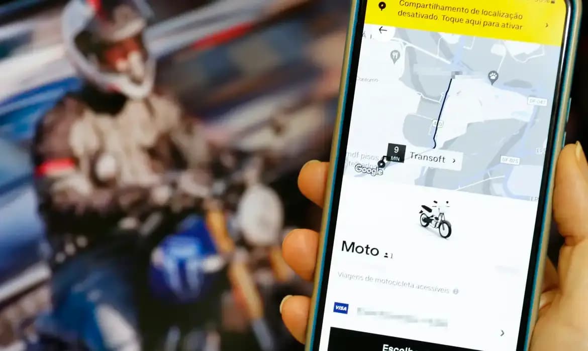 STF adia retomada do julgamento sobre uberização