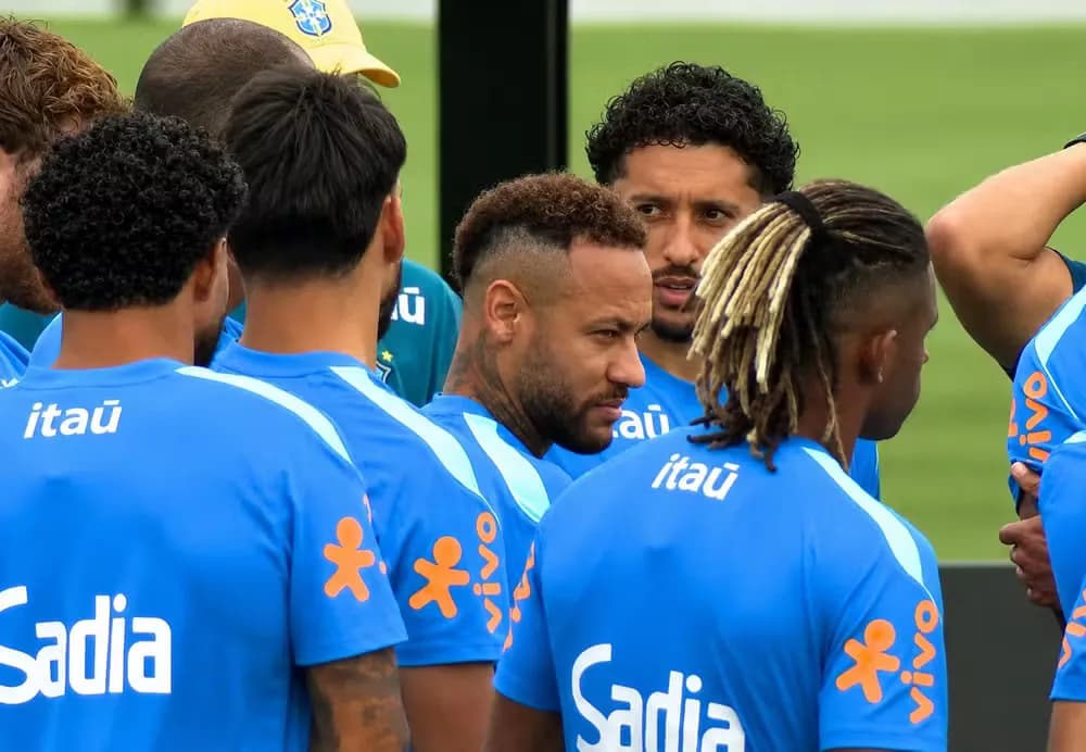Seleção treina com elenco completo antes de enfrentar Japão; veja provável escalação
