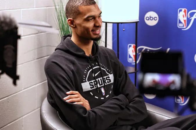 NBA bane permanentemente torcedor que invadiu quadra nas Finais