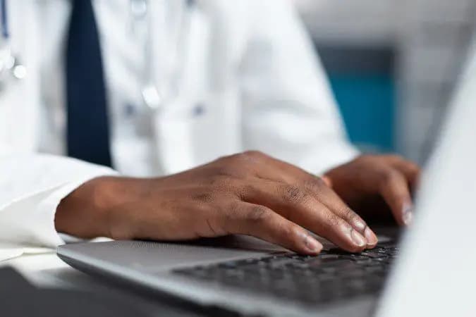 Doenças raras: cartilha reúne orientações sobre direitos dos pacientes