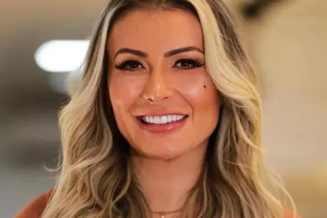 Crise de mania: o que é o sintoma da doença diagnosticada em Andressa Urach