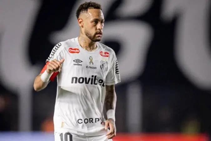 Neymar não viaja com elenco do Santos e deve ficar fora do jogo contra o Palmeiras no sintético