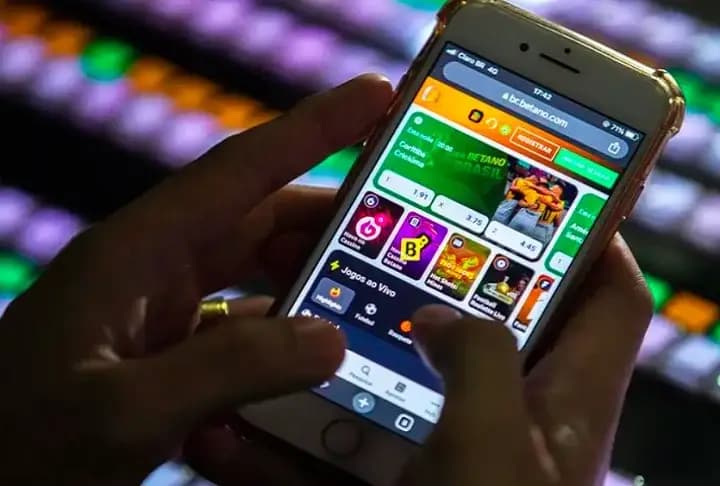 Bets como renda extra: quase metade dos usuários aposta para pagar contas