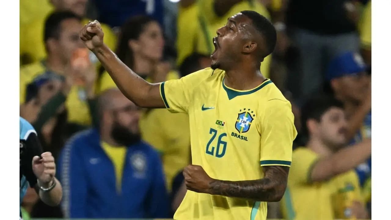 Rayan destaca papel defensivo do ataque em trabalho de Ancelotti