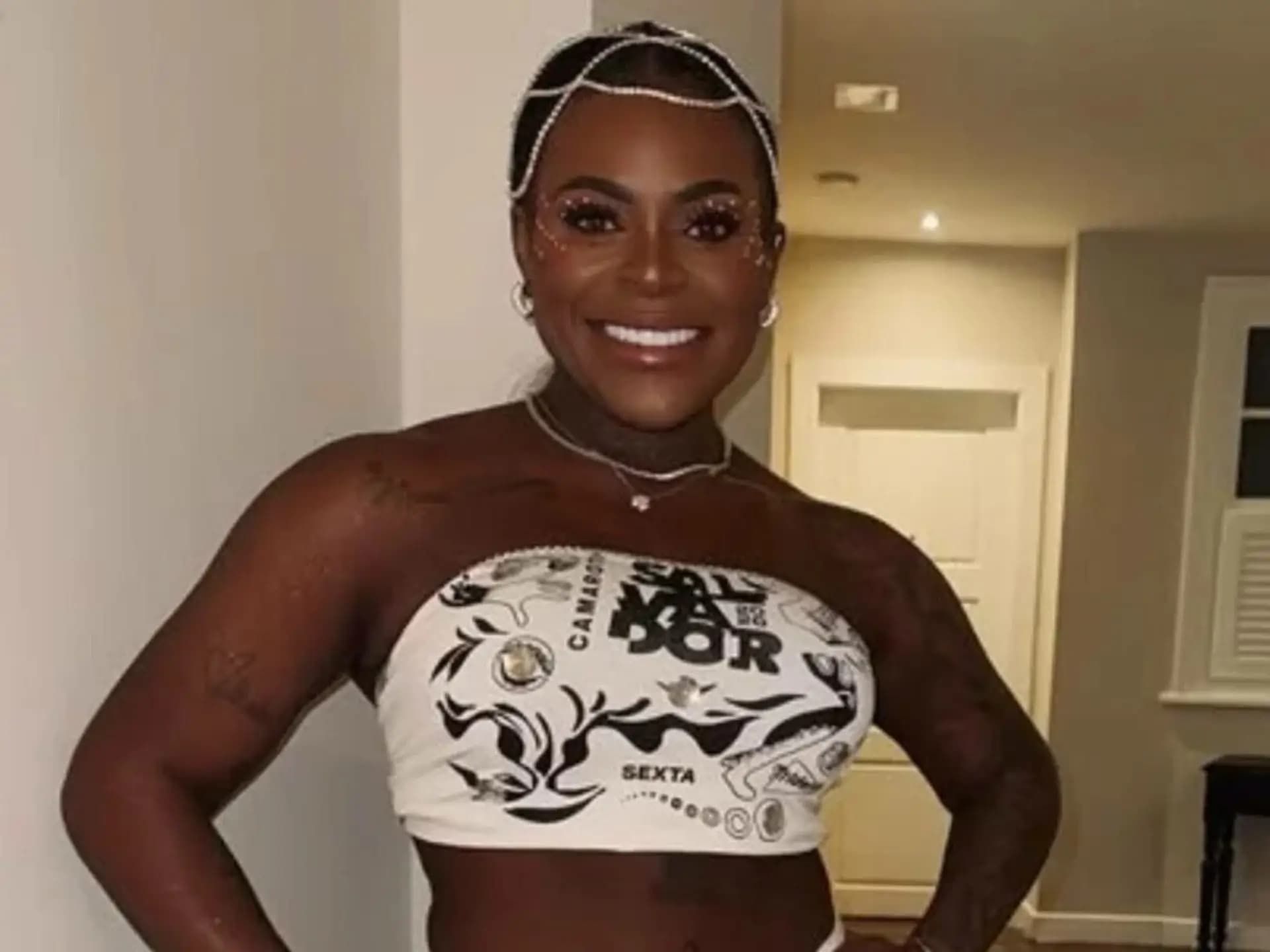 Evangélica, Jojo rebate críticas por curtir carnaval