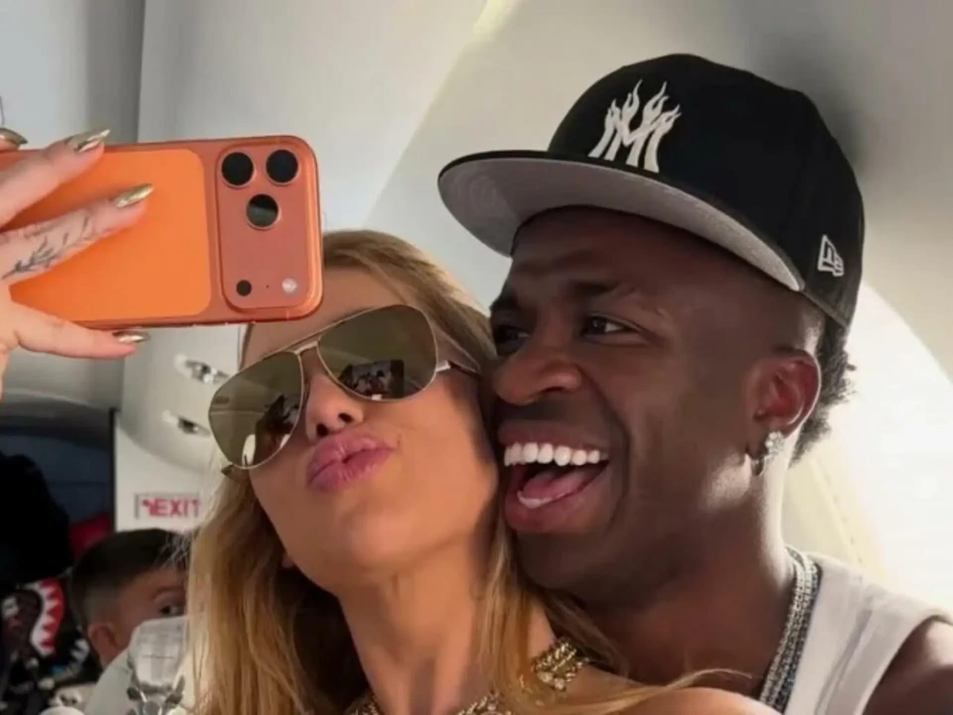 Virginia revela como foi primeira vez com Vini Jr.: "Recebi um foguinho"